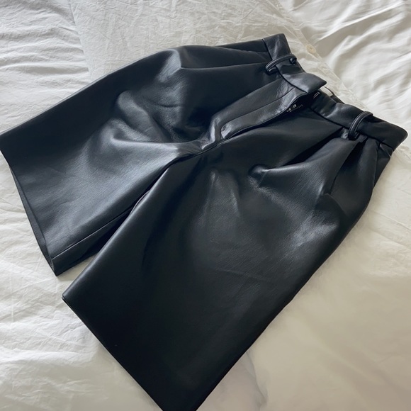Aritzia Wilfred Leather Shorts - Picture 3 of 3